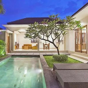 Kubu Manggala Seminyak (Bali)