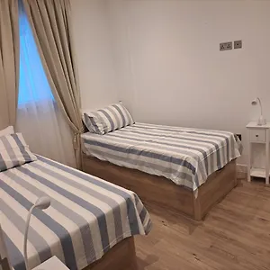 Main Street - 3 Bed - Family Friendly Gibraltar